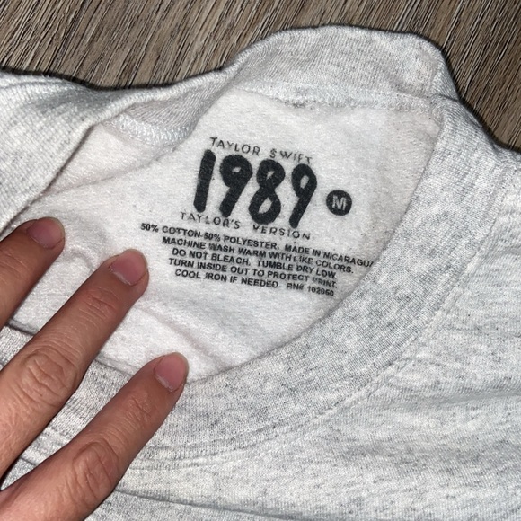 Taylor Swift Spotify Fans First 1989 Heather Gray Crewneck size M - Picture 3 of 8